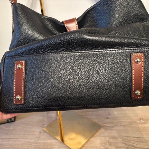 DOONEY & BOURKE DERBY PEBBLE
LEATHER SHOULDER BAG w/wallet - Picture 4 of 10